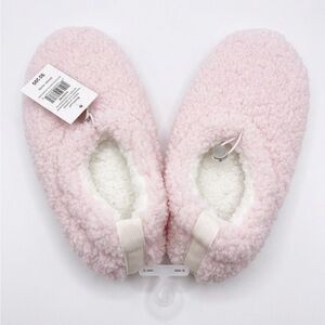 Cozy Pink Slippers Faux Sherpa - Women’s size Small 5-7